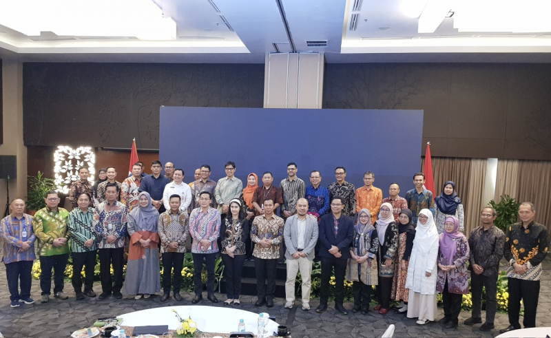 Rektor UNP Berikan Input untuk Peta Jalan Kependudukan Indonesia 2025-2029