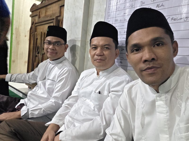 Rektor UNP Pimpin Safari Ramadan ke Masjid Al Ikhlas Tarantang Tangah, Lubuk Kilangan
