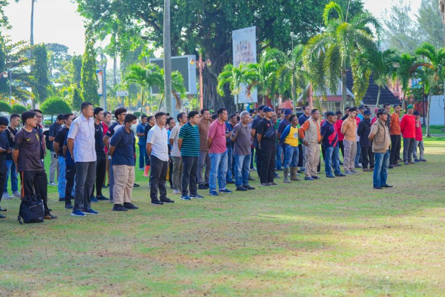 Relawan Siaga Bencana Pemprov Sumbar Mulai Turun Bantu Bersihkan Rumah Warga
