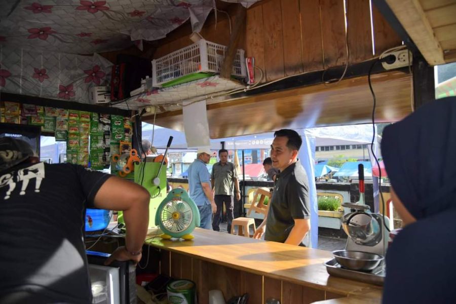 Relokasi Pedagang Kuliner Terminal, Pj Wako Sawahlunto Tinjau Pemasangan Tenda & Fasilitas Berdagang