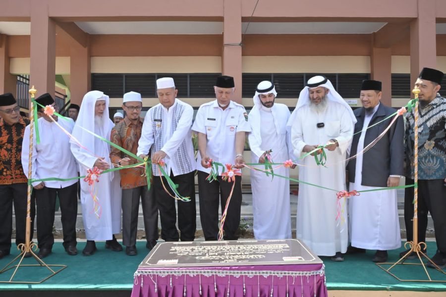 Resmikan Pesantren Ma'had Al Afaf Mahyeldi : Buah Manis Dari Kerjasama Pemprov Sumbar dengan Kuwait