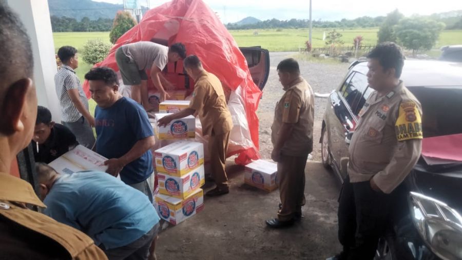 Respons Cepat Banjir Duku-Pessel, Pemprov Sumbar Salurkan Bantuan untuk Warga Terdampak