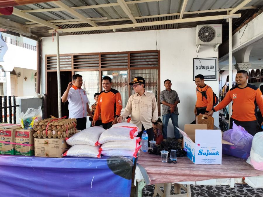 Respons Cepat Kebakaran di Pasa Gadang, Pemprov Sumbar Salurkan 317 Kilogram Beras untuk Dapur Umum