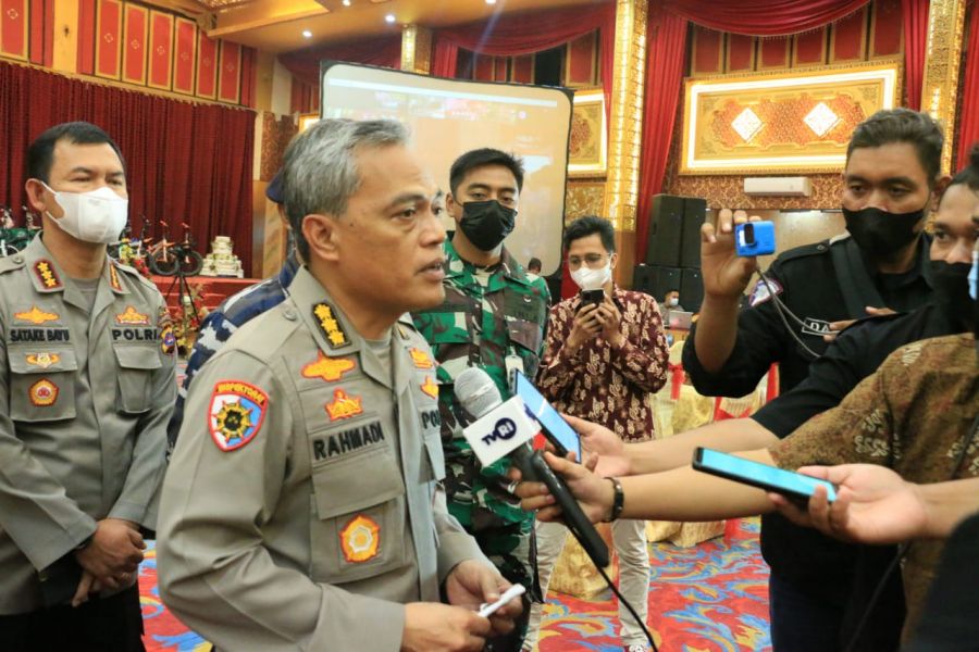 Ribuan Warga ikuti Vaksinasi Massal Akabri 1990 di Sumbar