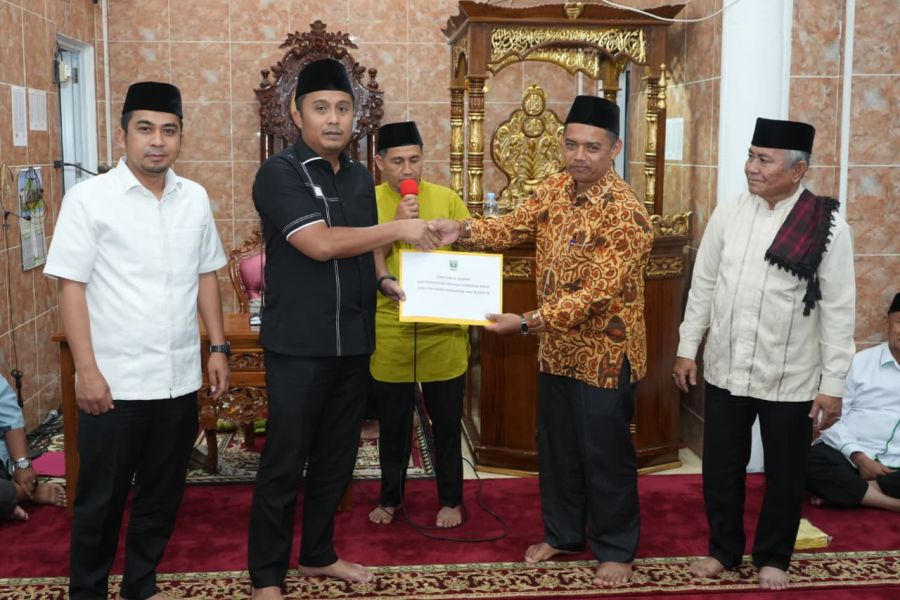 Safari Ramadan di Solok, Wagub Vasko Salurkan Rp75 Juta untuk Dua Masjid