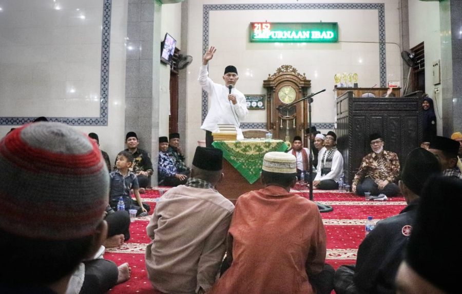 Safari Ramadan ke Koto Anau, Gubernur Mahyeldi : Sudahi Kebiasaan Buang Sampah ke Sungai