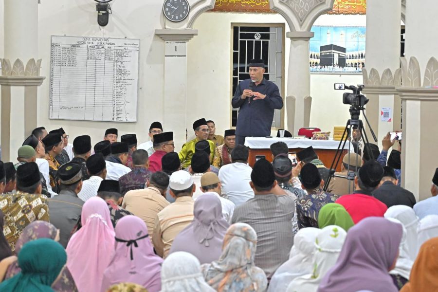 Safari Ramadhan di Masjid Raya Lubuk Pandan, Gubernur Mahyeldi Ingatkan Pemuda akan Bahaya Narkoba