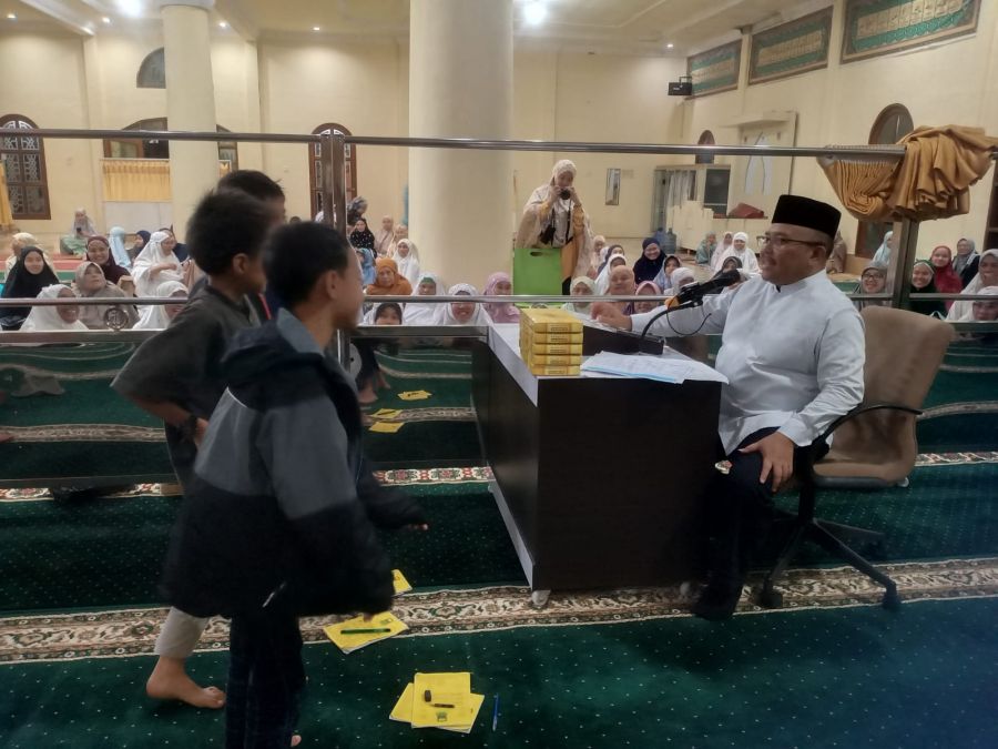 Safari Ramadhan di Padang Panjang, Sekda Hansastri Ingatkan Masyarakat Belanja Sesuai Kebutuhan
