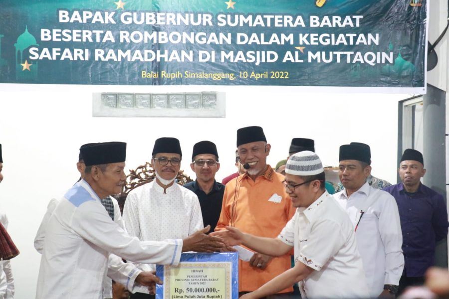 Safari Ramadhan di Simalanggang, Buya Mahyeldi Ajak Warga Sukseskan Proyek Tol