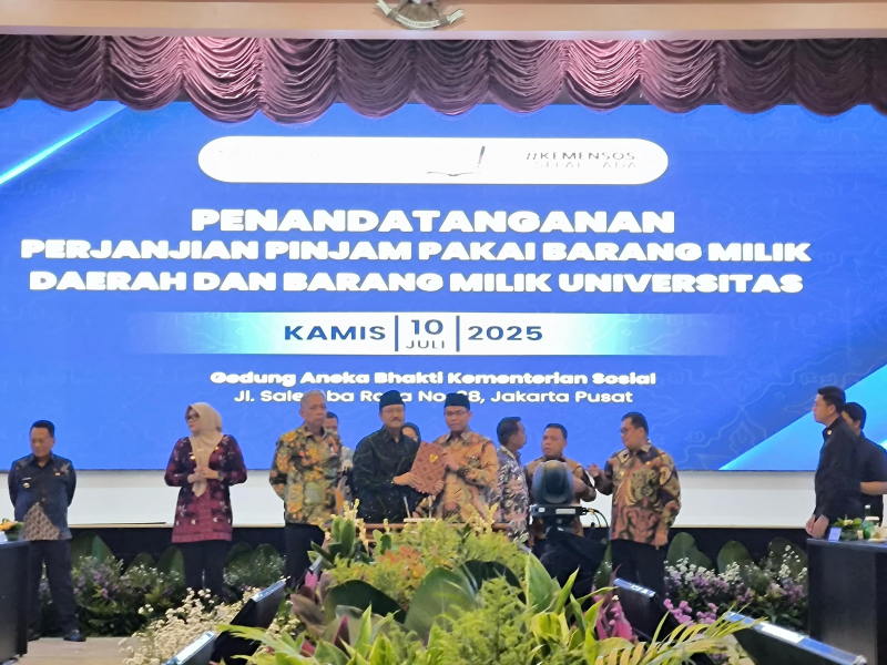 Sah! Rektor UNP Teken Perjanjian Pinjam Pakai Gedung untuk Sekolah Rakyat bersama Mensos