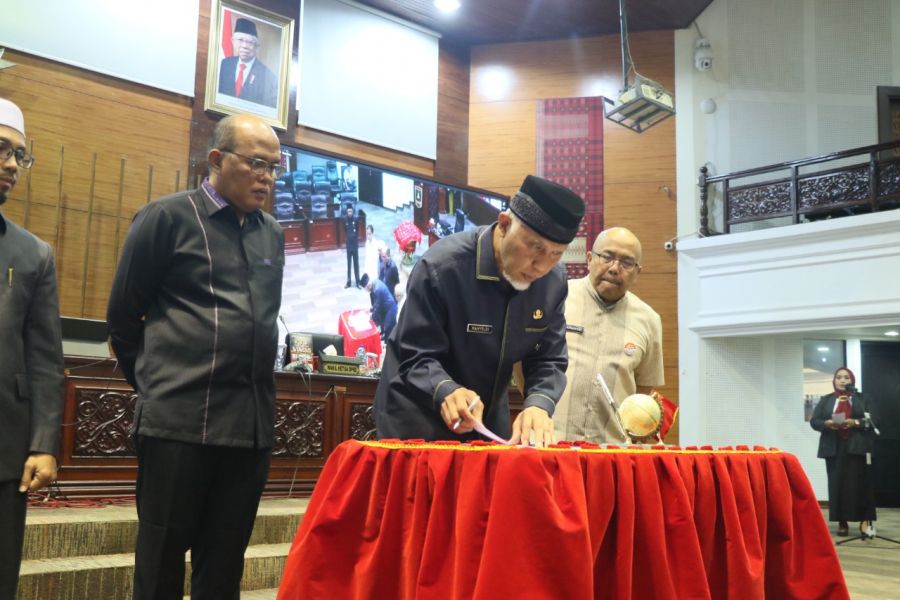 Ranperda Infrastruktur Berkelanjutan Disahkan, Gubernur Ingin Pembangunan Sumbar Lebih Berkualitas