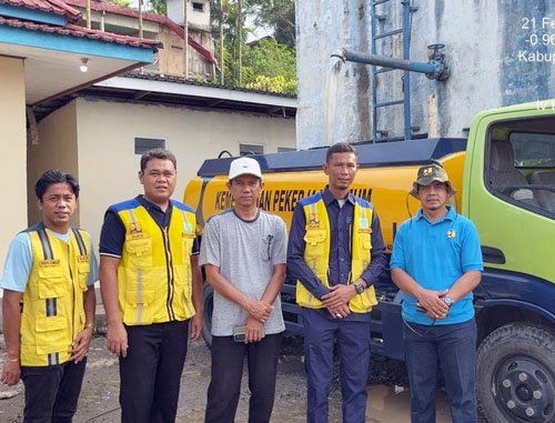 Salurkan 64 Ribu Liter Air Bersih per Hari Bagi Warga Terdampak Kemarau