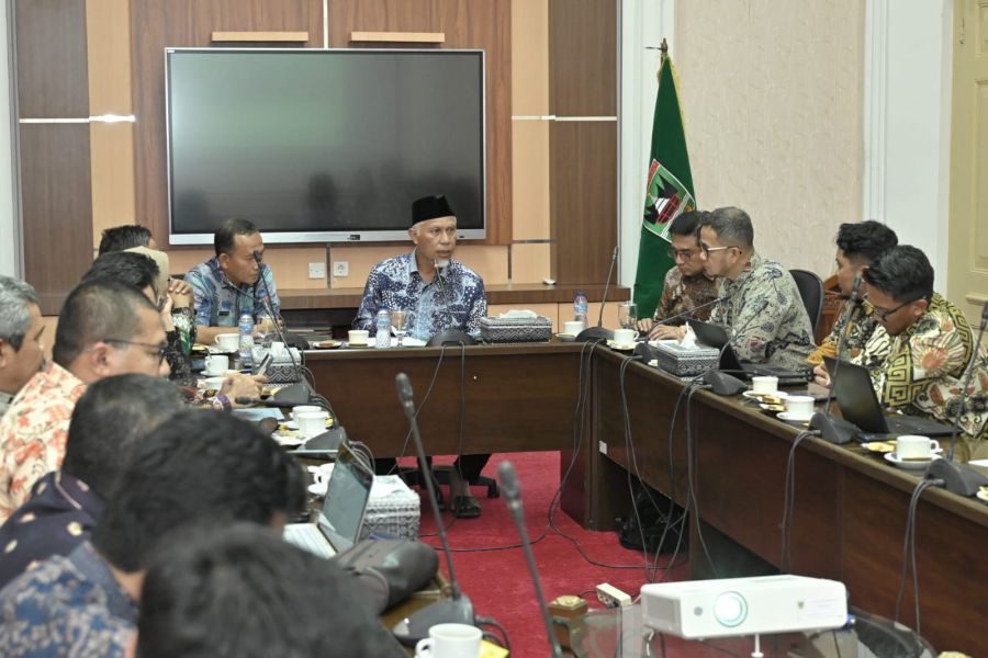 Sambut Hangat Investasi PLN, Mahyeldi Yakin PLTS Terapung Danau Singkarak Datangkan Banyak Manfaat