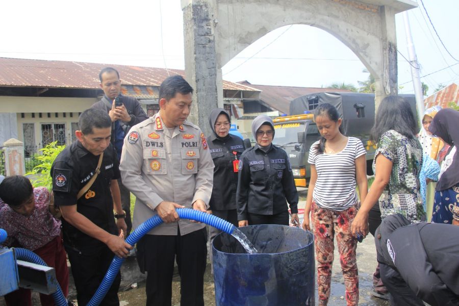 Sambut Hari Jadi Humas Polri ke 72, Bidhumas Polda Sumbar Gelar Bakti Sosial 