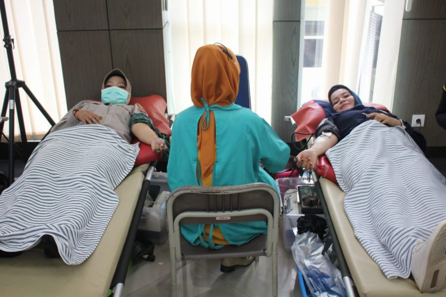 Sambut HUT Humas Polri ke 71, Bidhumas Polda Sumbar gelar Bakti Kesehatan Donor Darah 