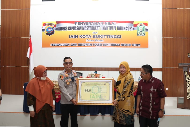 Sangat Baik, Polres Bukittinggi terima Nilai IKM Semester IV Tahun 2021