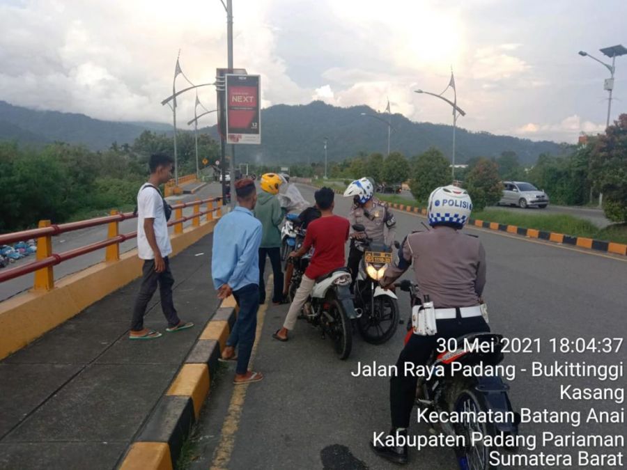 Satlantas Polres Padang Pariaman Imbau seluruh Warga, Taati Peraturan Lalu Lintas dan Prokes