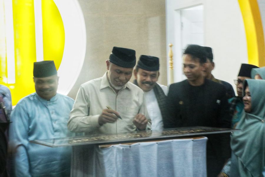 Sebut Potensi Wisata Mandeh, Gubernur Mahyeldi Resmikan Masjid Hidayatullah Kota XI Tarusan