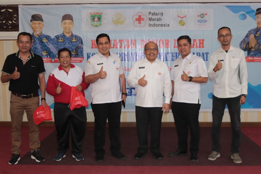 Sekda Hansastri Apresiasi Peserta Aksi Donor Darah HUT KORPRI ke-52 di Lingkup Pemprov Sumbar