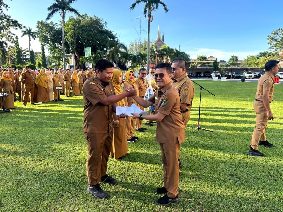 Sekdaprov Sumbar Berikan Reward Bagi ASN yang Khatam Al-Qur’an Selama Ramadan 1447 H