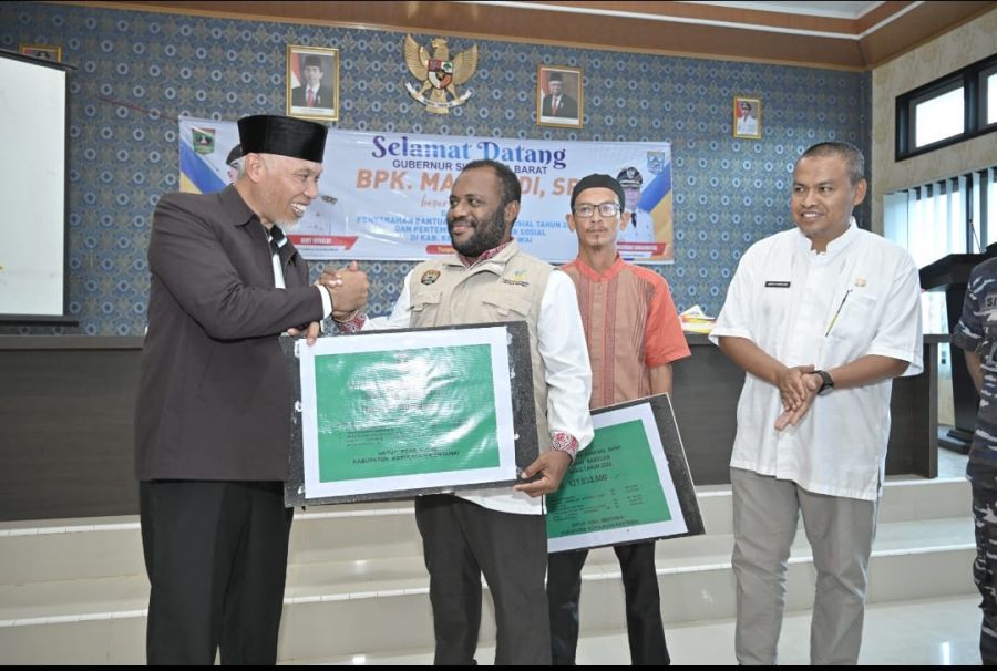 Serahkan Hibah untuk Panti Asuhan di Mentawai, Gubernur : Anak Kita Punya Hak yang Sama