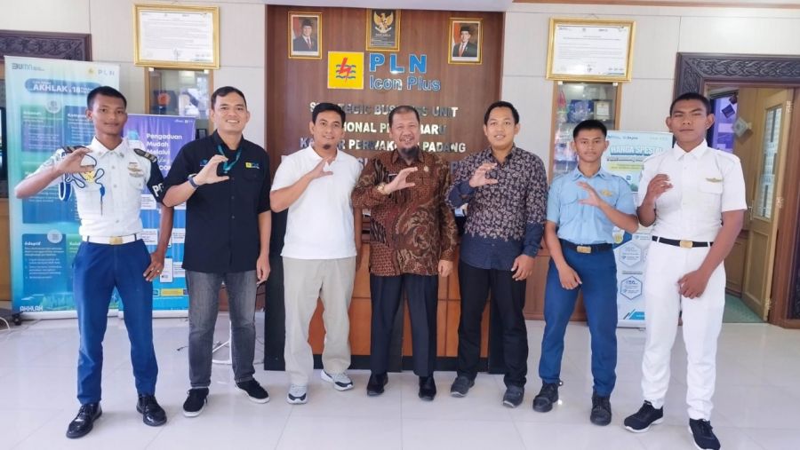 Siap Bersaing di Dunia Digital, PLN Icon Plus Dukung Pendidikan Vokasi untuk Siswa SMKN 1 Pasbar