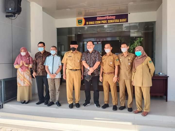 Sidak ke Dinas ESDM Sumbar, Gubernur Mahyeldi Ajak ASN Tegakkan Disiplin