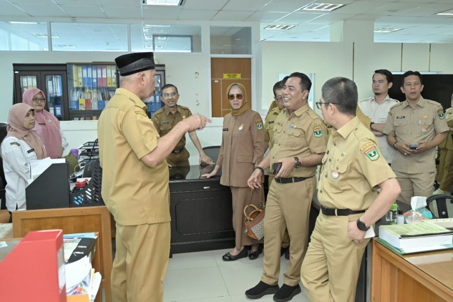 Sidak Pascalebaran, Mahyeldi Sebut Idul Fitri Momentum Perbaiki Kinerja Individu dan Institusi