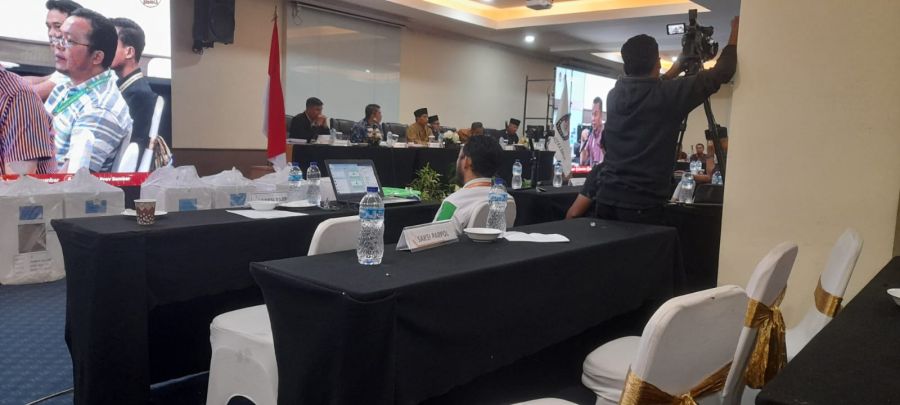 Sidang Pleno Rekapapitulasi Penghitungan Suara Pemilu Sumbar Panas, Saksi Nilai ada Keberpihakan