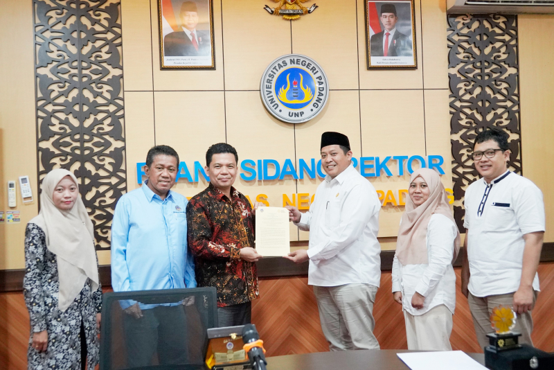 Silahturahmi Tindak Lanjut Persiapan Pelatihan Bahasa dan Kelas Migran di UNP