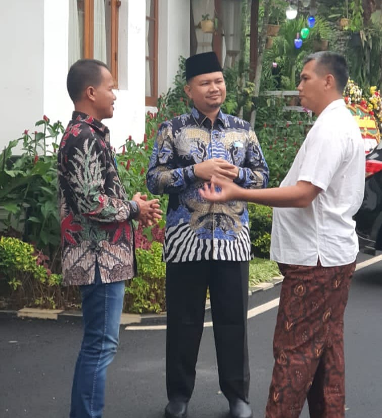 Silaturahim Pembina Forum Anak Nagari Koto Tangah Padang dan Pangdam III/Siliwangi di Bandung