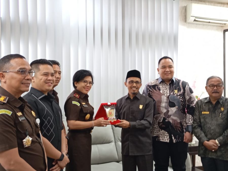 Silaturahmi DPRD-Kajati: Bersama-sama Membangun Sumatera Barat