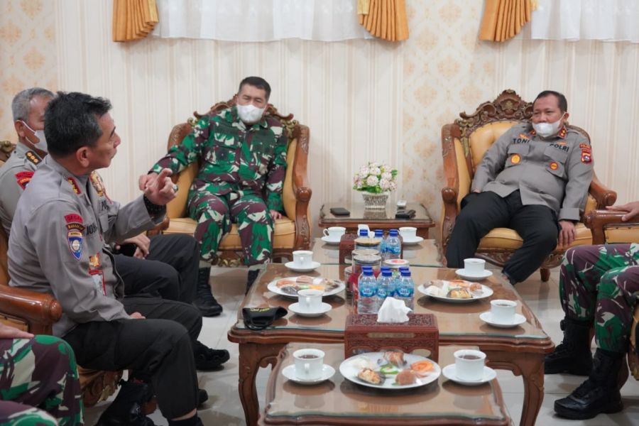 Sinergitas TNI POLRI, Danrem 032/Wirabraja Terima Kunjungan Silaturrahmi Kapolda Sumbar