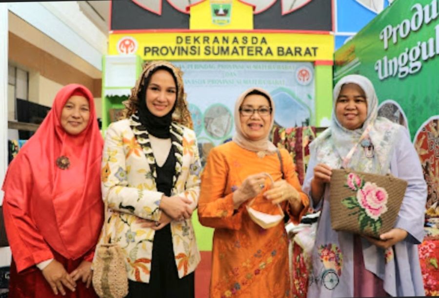 Solok Bersolek