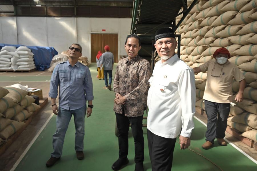 Strategi Gubernur Mahyeldi Berhasil Membuat Sektor Perdagangan dan IKM Sumbar Kembali Menggeliat