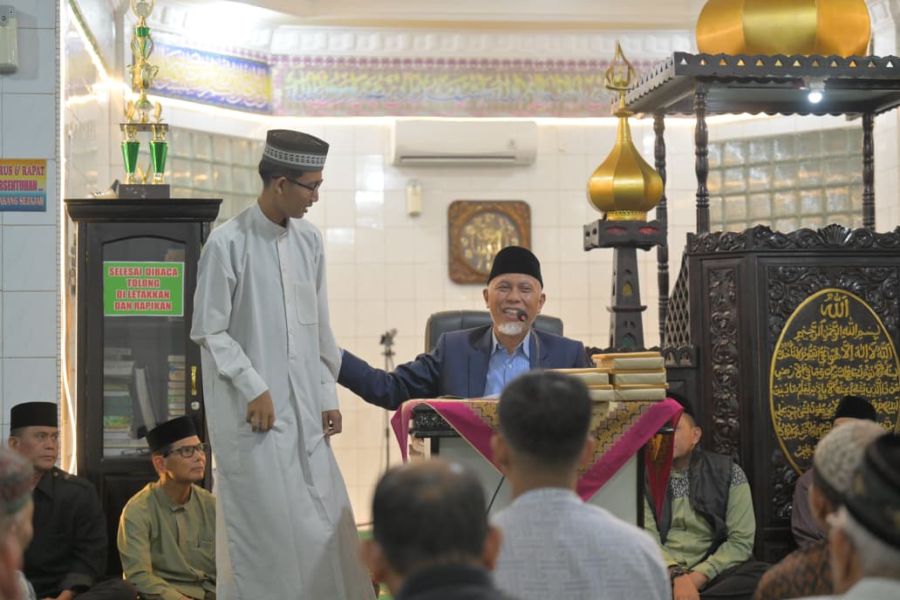 Subuh Mubarakah di Kota Solok, Gubernur Mahyeldi Ajak Generasi Muda Perkuat Karakter