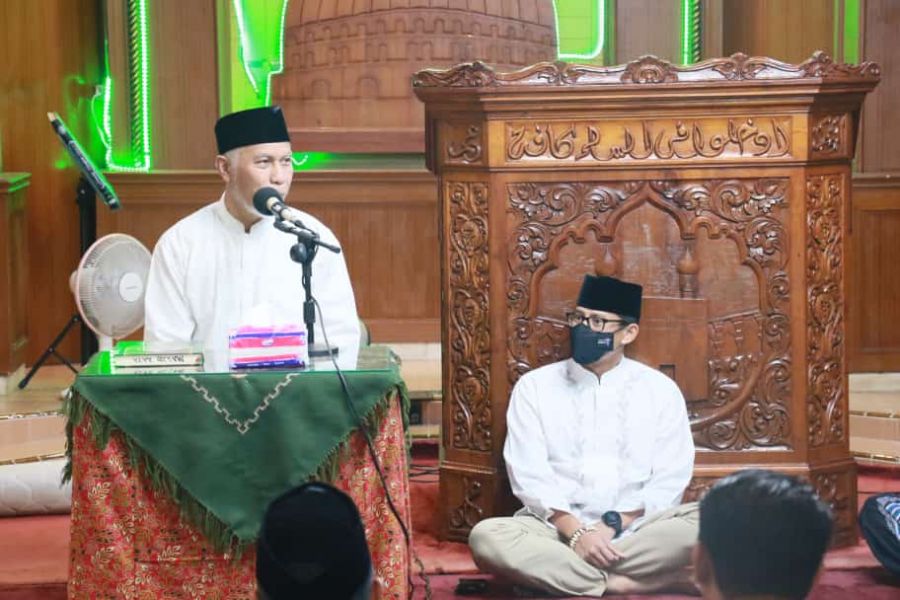 Subuh Mubarakah di Masjid Raya Bukittinggi, Mas Menteri-Buya Gubernur Paparkan Prospek Wisata Halal