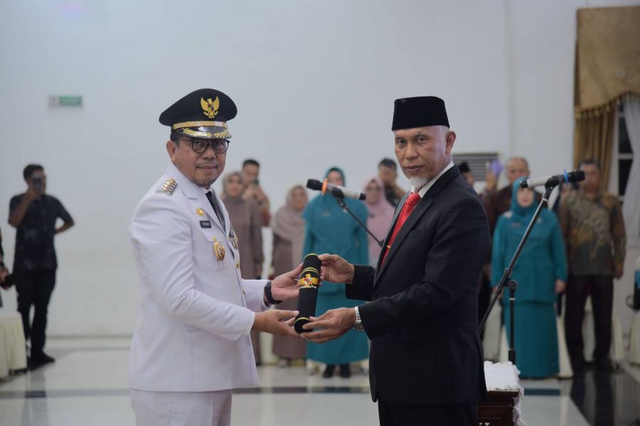 Sukseskan Pemilu 2024 Salah Satu Pesan Mahyeldi Saat Melantik Zefnihan Sebagai Pj. Wako Sawahlunto