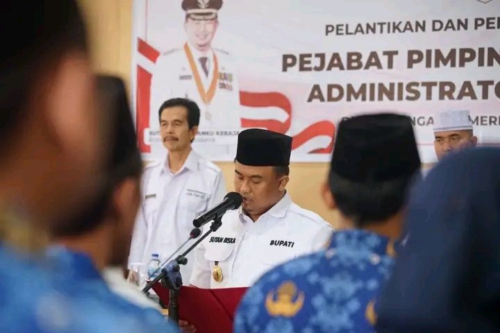 Sutan Riska Kembali Lantik Sejumlah Pejabat Struktural
