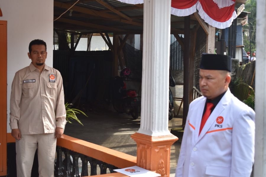 Syofian Hendri Jadi Pembina Upacara HUT RI ke-81 di DPD PKS Sawahlunto