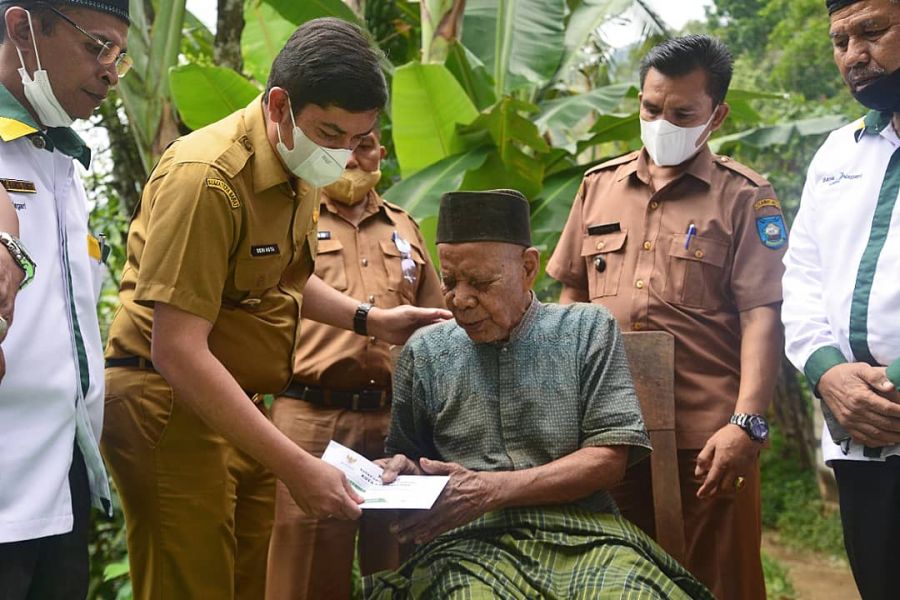 Syukuran Hari Milad, Wako Deri Asta Apresiasi BAZNas Sawahlunto Beri Bantuan untuk 38 Orang Lansia