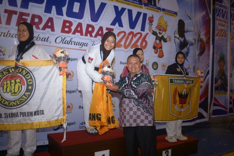 Taekwondo Kota Padang Juara Umum Porprov XVI Sumbar dengan 9 Medali Emas