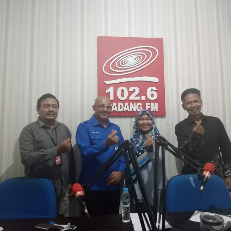 Talkshow Dinamika Publik Bersama Dirut Perumda Air Minum  di Padang FM 102,6