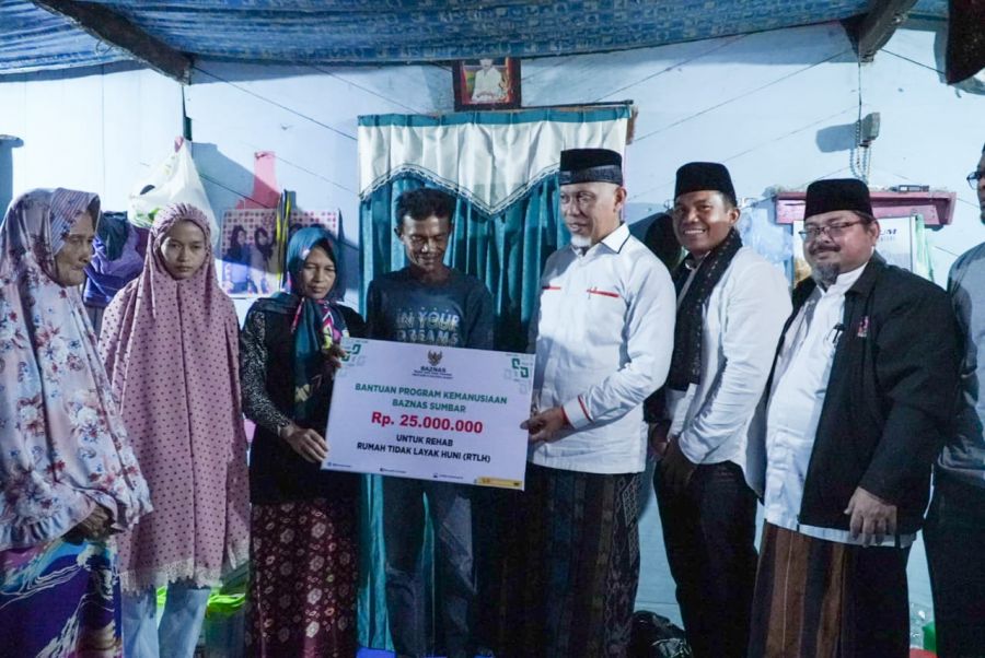 Tanggap, Gubernur Mahyeldi Berikan Bantuan Darurat Korban Kebakaran Rumah Gadang di Solok
