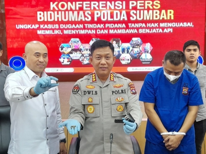Tangkap Pelaku Penipuan, Ditreskrimum Polda Sumbar Sita Satu Pucuk Senpi