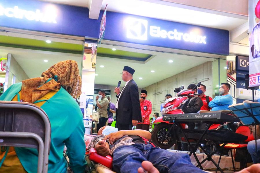 Targetkan 2 Ribu Kantong Darah Selama Ramadhan, Gubernur Sumbar Umrohkan Pendonor 150 Kali