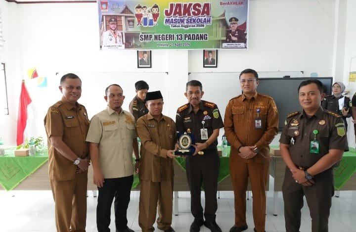Tekan Angka Kenakalan Remaja Kejari Padang Gelar JMS 