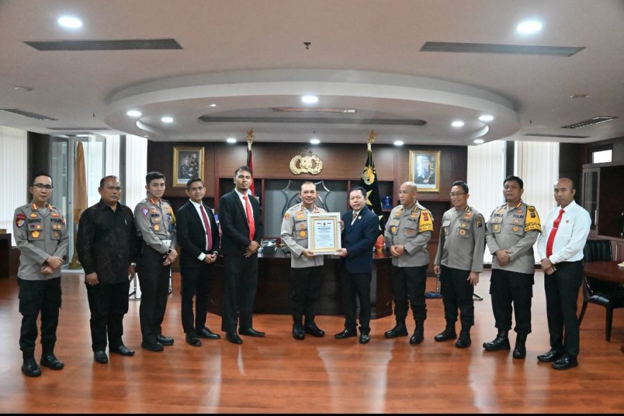 Terima Penghargaan dari LEMKAPI, Kapolda Sumbar: Hasil Kinerja dari Seluruh Personel 