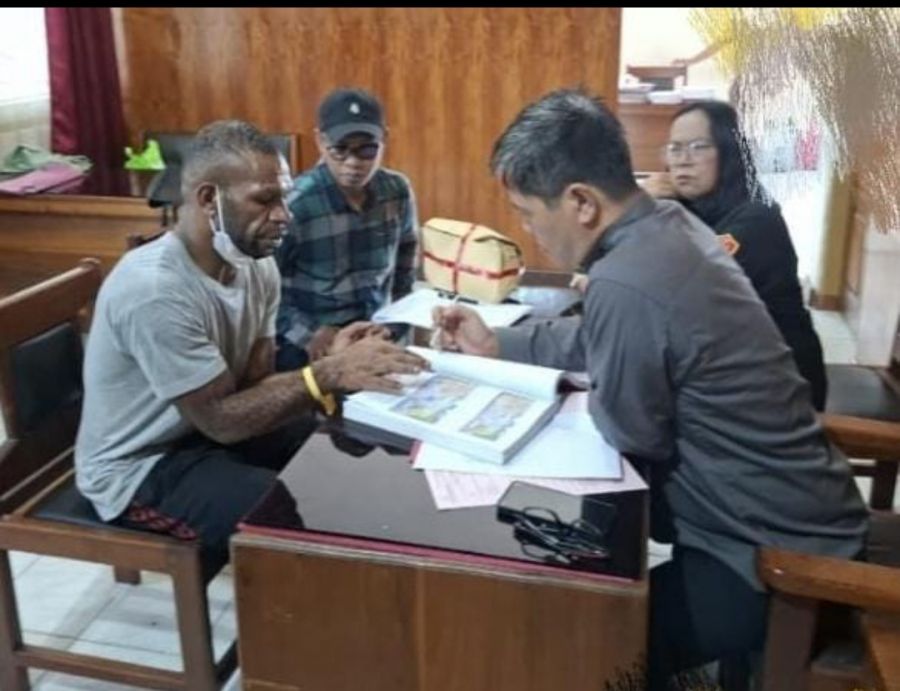 Tersangka KKB Kamenak Gire Resmi Diserahkan ke Kejaksaan Negeri Nabire