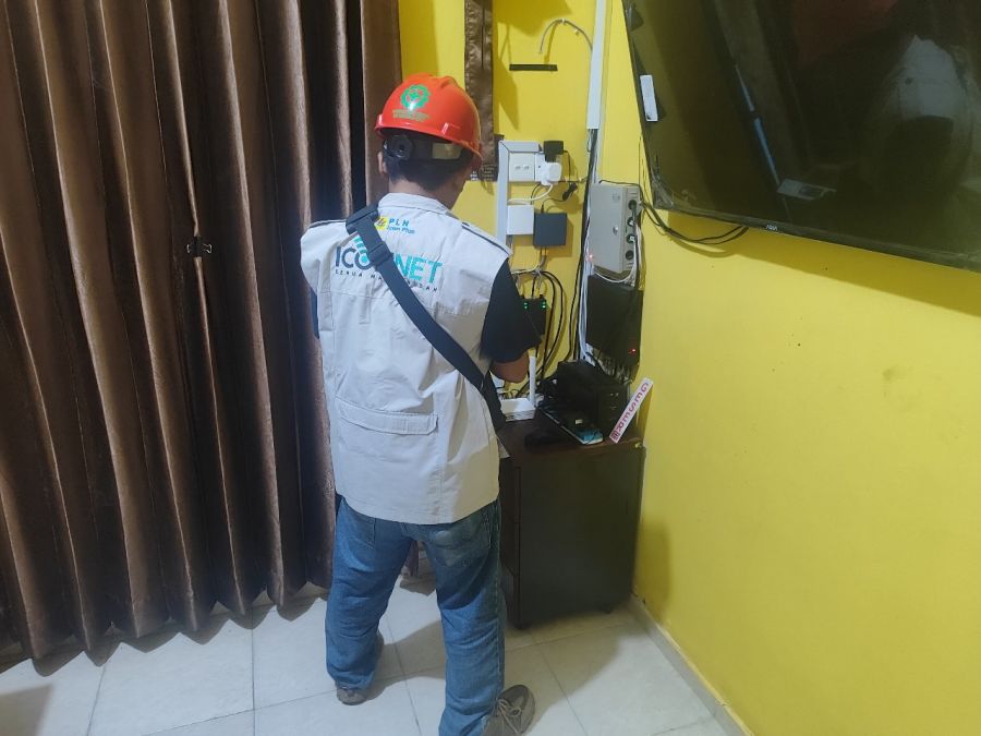 Terus Dukung Hilirisasi Digital, PLN Icon Plus Sumbagteng Aktifkan Layanan Internet Desa Sri Bintan